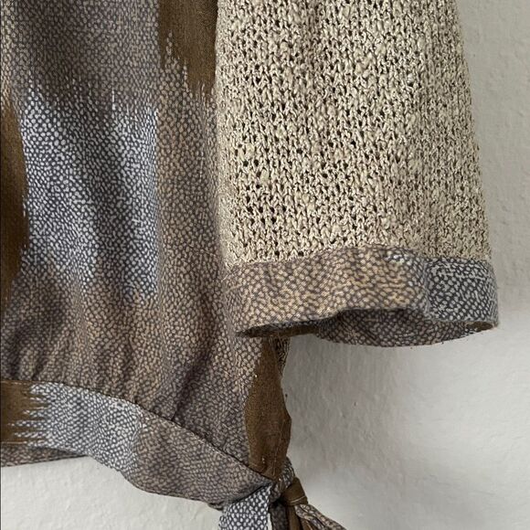 Like New! Vintage Linea Silk Brown and Gray Plaid Sweater Top in SIze 10 - Picture 4 of 11